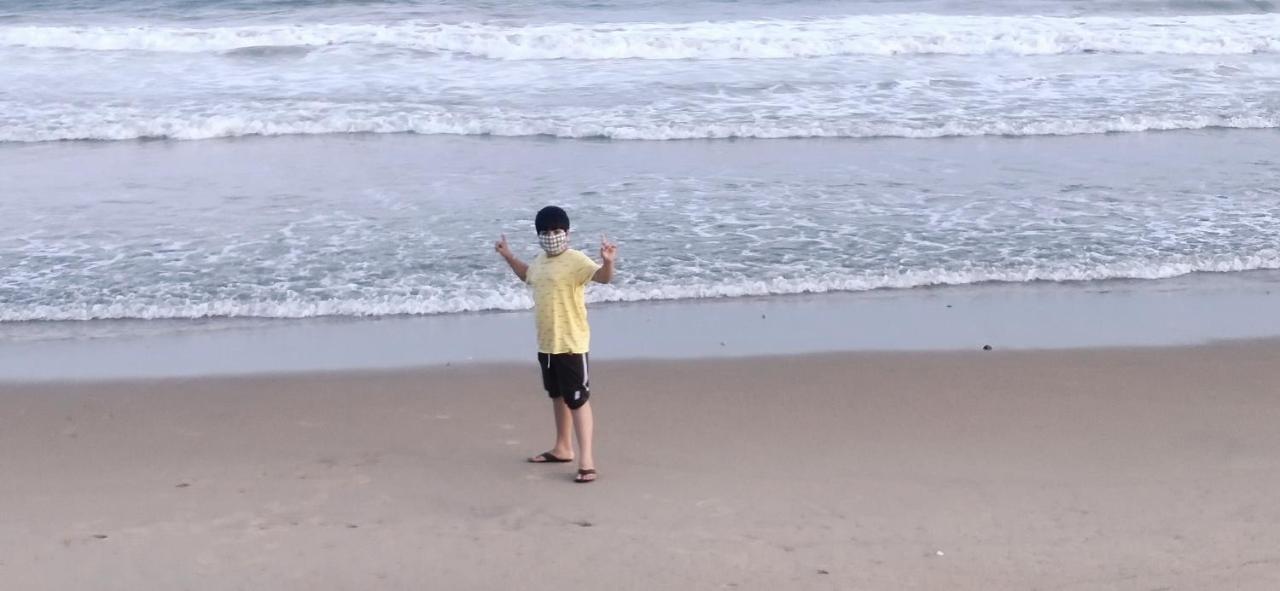 Ln Beach Homestay Puri Buitenkant foto