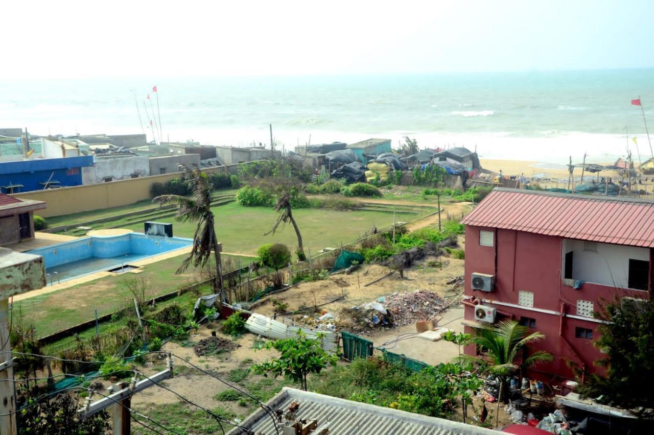 Ln Beach Homestay Puri Buitenkant foto