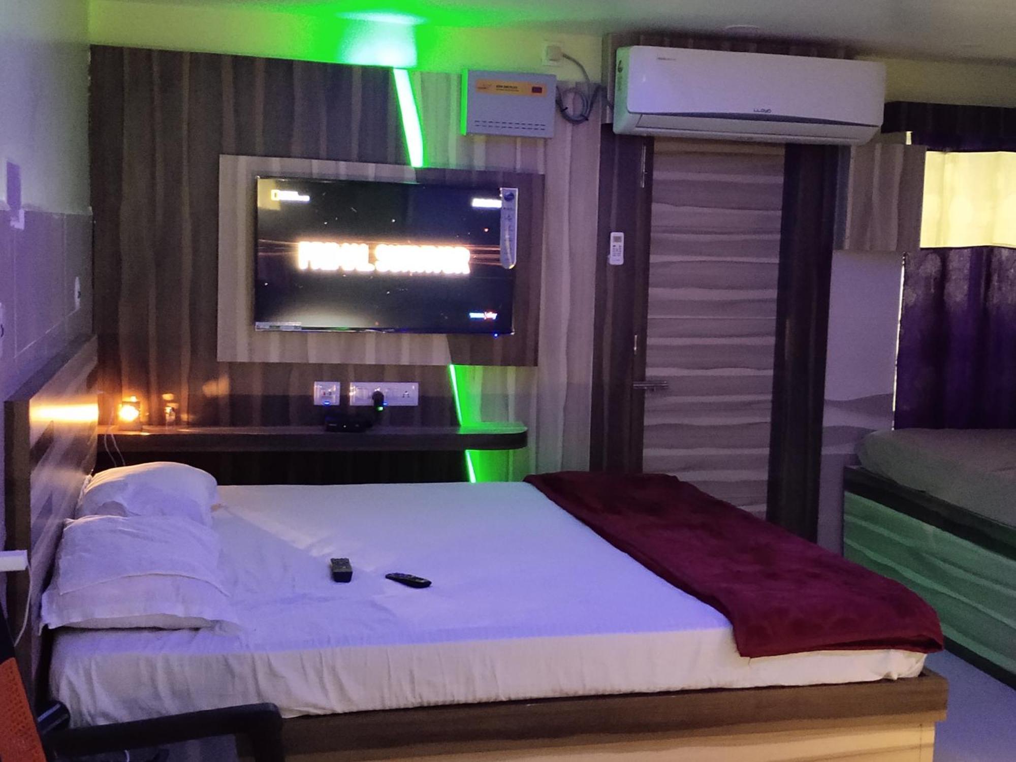Ln Beach Homestay Puri Buitenkant foto