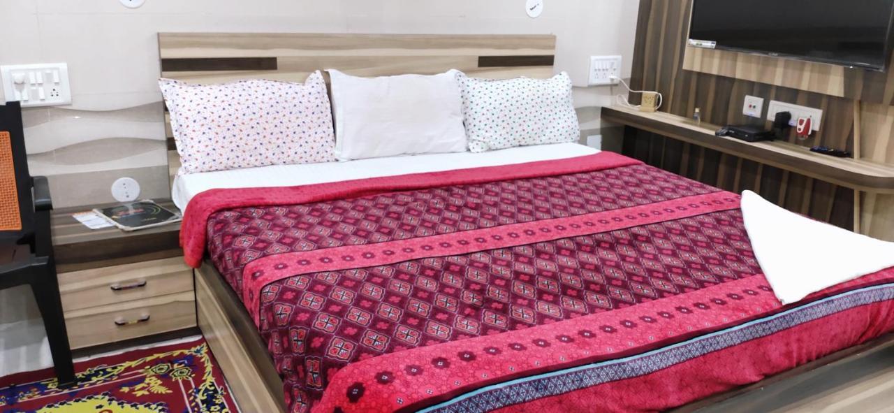 Ln Beach Homestay Puri Buitenkant foto